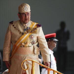 RAZVRATNI SULTAN JE OSTAVIO BEZ REČI NAKON POBAČAJA, ISTO PROŠLA I ŽENA KOJA MU JE RODILA SINA! Sve vreme KRIO DA..