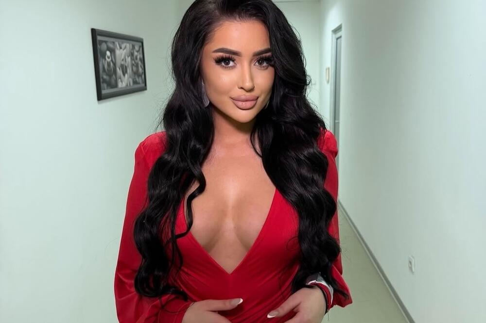 MONIKA BELUČI IZ BEČA RASPAMETILA SRBE! Zanosna lepotica opčinila i JK, a onda je na Pinku sve stalo, BOMBA!