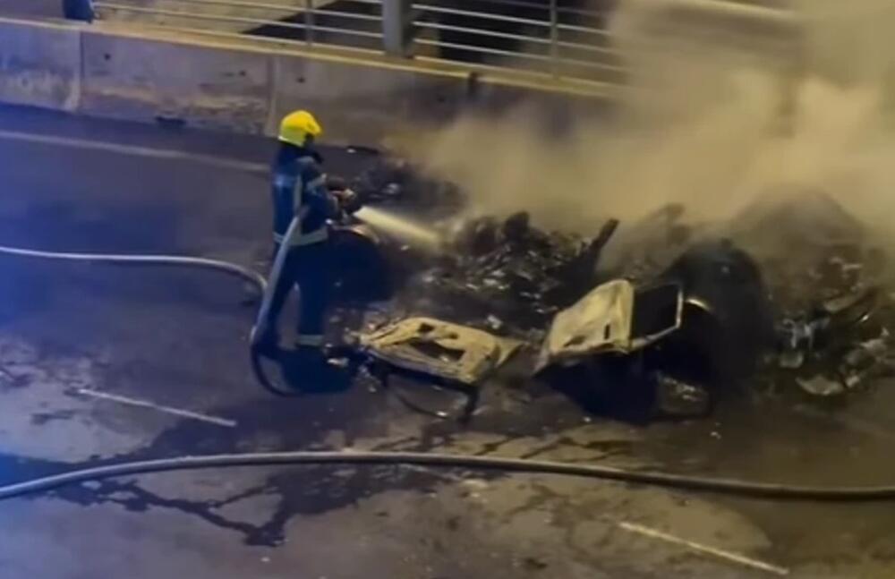 HOROR PRIZOR NA MOSTU NA ADI! Od automobila ostala gomila ugljenišanog lima - jezive slike nakon požara!