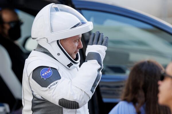 OVO JE ASTRONAUT KOJI JE ODJEDNOM IZGUBIO MOĆ GOVORA U SVEMIRU! Niko ne može da OBJASNI ŠTA MU SE DESILO! (VIDEO)