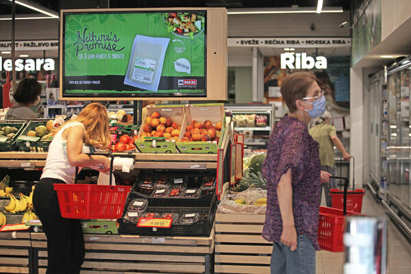 Potrošačke korpe skuplje, ovo je računica za Uskrs: Ovoliko treba za pečenje, ribu ili jagnjetinu kod komšija!