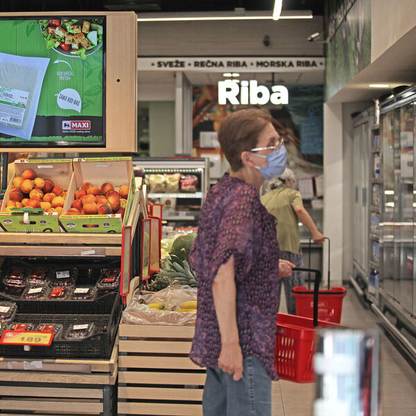 Potrošačke korpe skuplje, ovo je računica za Uskrs: Ovoliko treba za pečenje, ribu ili jagnjetinu kod komšija!