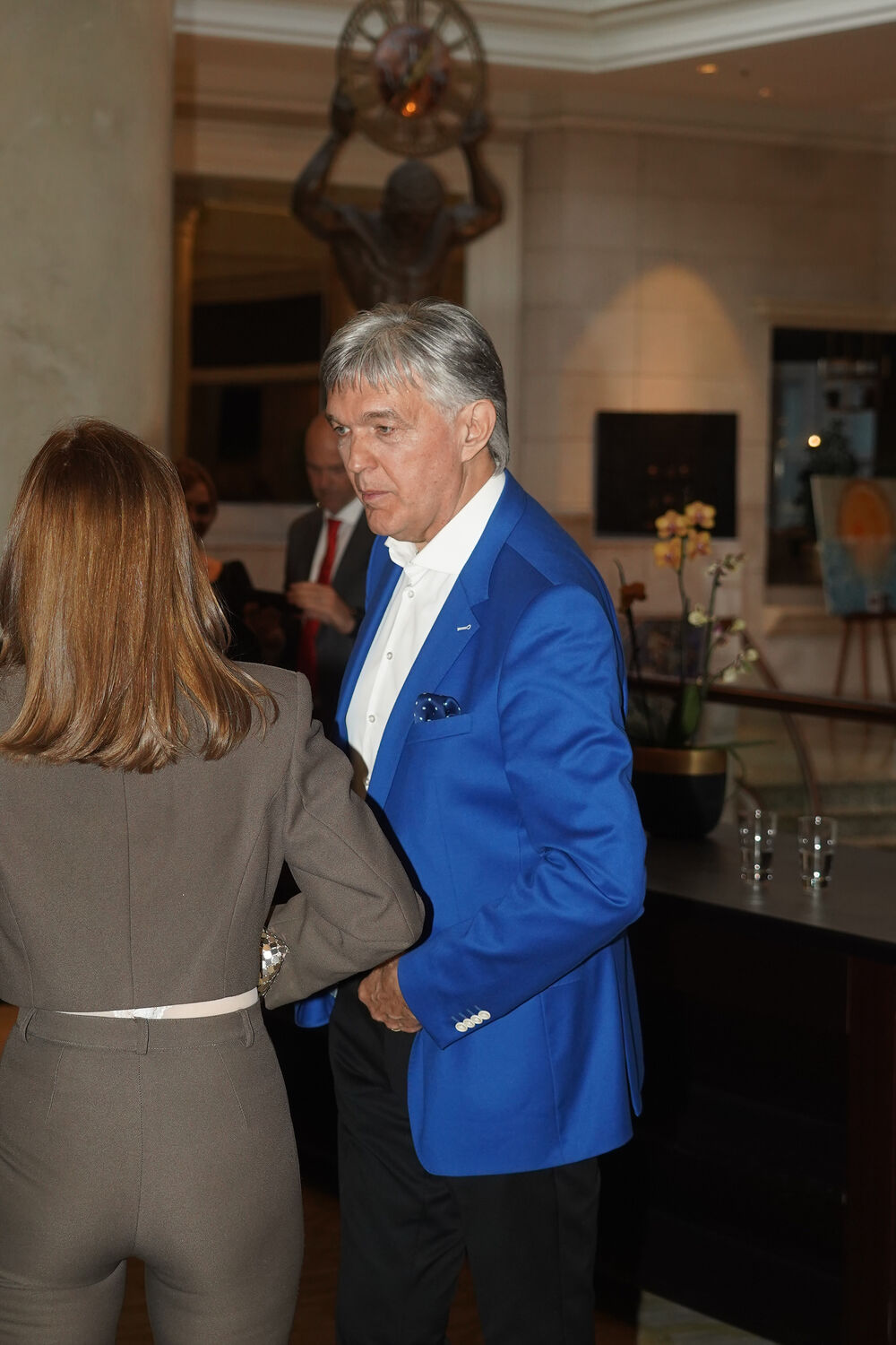 SMRT OVOG ČOVEKA JE RAZORILA: Njihov hit pevala je cela zemlja, a sada ne može da se pomiri sa njegovim odlaskom