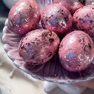 Viralni trend farbanja uskršnjih jaja zaludeo svet! Evo u čemu je trik - jedan sastojak čini čudo