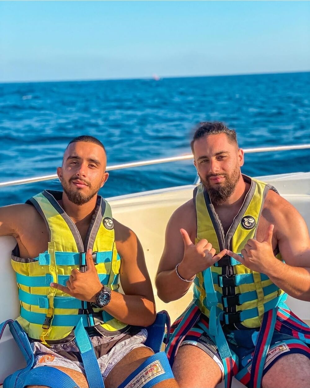 ZGODNI MACAN JE ROĐENI BRAT VODITELJA SA PINKA! Mlađi 7 godina, zategnut kao PRAĆKA, evo čime se bavi Strahinja