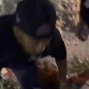 UZNEMIRUJUĆI SNIMAK! PIJANI RUS MALTRETIRAO ŽENE, A ONDA SE POJAVIO ON Usledila jeziva osveta: "GUŠIO SAM TE DOK.."