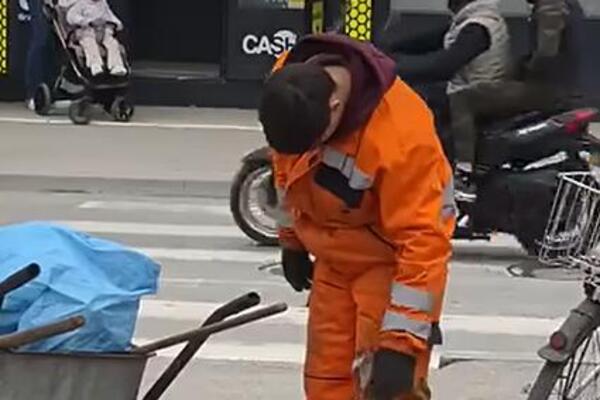 "Tu se vidi ko je čovek" Radnik gradske čistoće u Novom Pazaru iznenadio Srbiju, njegov gest će vas raspametiti