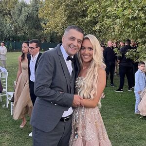 BIVŠA MIS SRBIJE I POKOJNI RUTOVIĆ U ZAGRLJAJU! Vidi se da su bili baš bliski - drugo lice kontroverznog biznismena