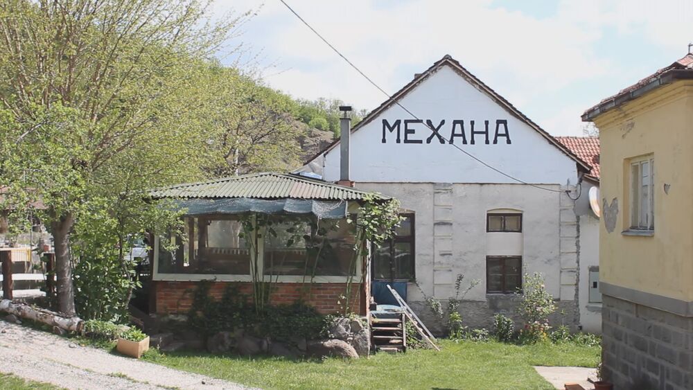 U ovom srpskom selu svi se znaju samo po nadimcima! Jedinstveno je u svetu, poštari na mukama "Đavo, Biber..."