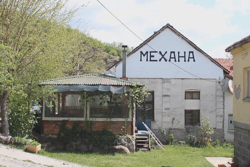 U ovom srpskom selu svi se znaju samo po nadimcima! Jedinstveno je u svetu, poštari na mukama "Đavo, Biber..."