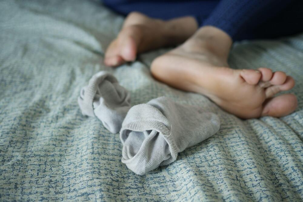 NIKAKO NE BACAJTE STARE ČARAPE! Krpe odlaze u ZABORAV - što ČUPAVIJE to bolje, trik za sve pare!