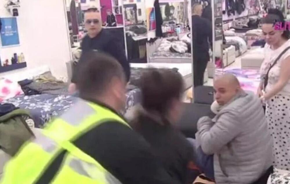 ŠOKIRAO PRIZNANJEM O HONORARU, PA URLAO, PLAKAO, HTEO DA RAZBIJE PROZOR! Haos NA PINKU, OBEZBEĐENJE GA JURI!