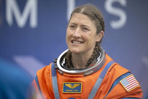 KRISTINA JE PRVA ŽENA KOJA JE ODLETELA NA MESEC: Drži i REKORD po broju dana provedenih u svemiru, ŽENA je ZVER!