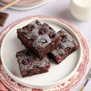 Ovaj čoko kolač ne sadrži ni mleko ni jaja! Spreman za rernu za 15 minuta, a uspeva iz prvog pokušaja