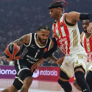 Majstor Karlik utišao Arenu: Partizan nadigrao Zvezdu i bacio je u ambis!