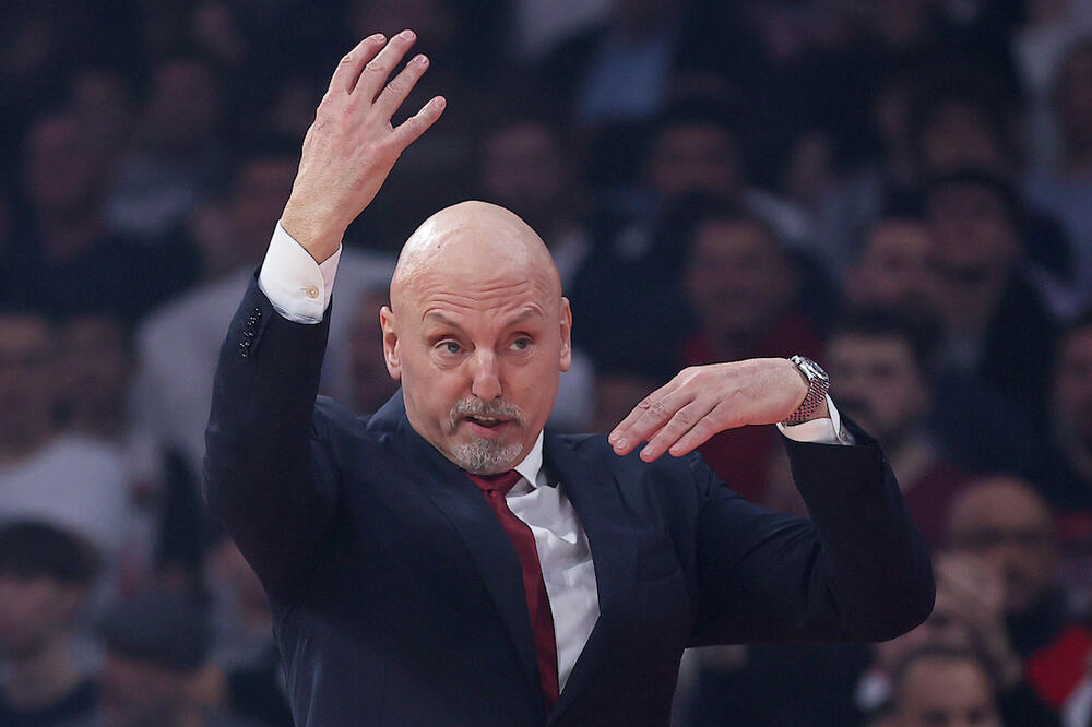 E, moj Saša... Znaš li gde je ona stara Zvezda "naša?"