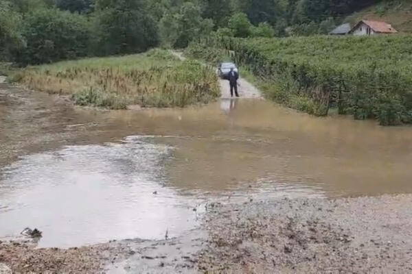 IZLILA SE REKA, BUJICA PROTUTNJALA SELOM! Obilne padavine napravile haos kod Ivanjice