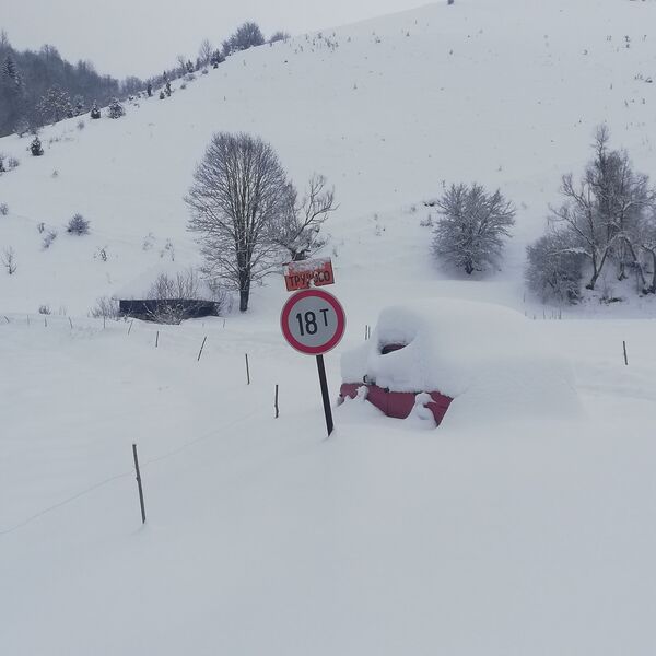 Drama na Durmitoru: Milorad povređen, a zbog snega pomoć ne može da stigne, spasioci krenuli, ali se zaglavili