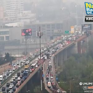 Popodnevni špic uzima maha: Kiša dodatno napravila kolaps u saobraćaju, smerovi ka gradu krcati, vozila mile (FOTO)