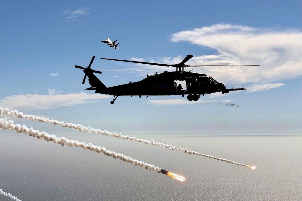 Pogođen američki helikopter iznad Irana! Posada "Crnog jastreba" preživela udar!