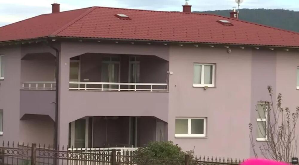 DA JE OVO U GRADU VREDELO BI DVA MILIONA! U ovoj PALATI živi Asmin Durdžić! Šokiraće vas broj SOBA I STANOVA U NJOJ