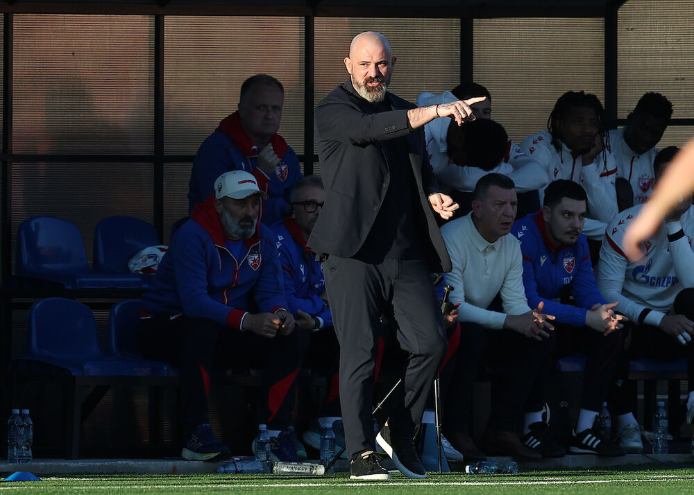 Dejan Stanković na utakmici Radnika i Crvene zvezde u Surdulici u sezoni 2025/26 Superlige Srbije