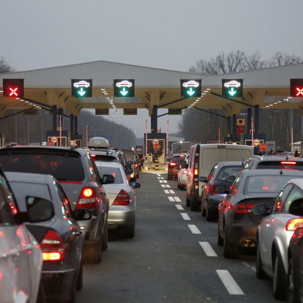 POTPUNI KOLAPS NA GRANICI SA HRVATSKOM! Za dan vraćeno preko 3.000 putnika zbog nove EU kontrole, OVO JE REŠENJE?