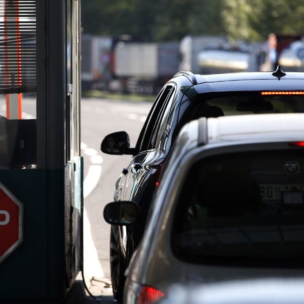 Srbi zaglavljeni na Batrovcima: Prvi dan punog EES sistema napravio HAOS, spremili zalihe hrane i vode, ne mrdaju!