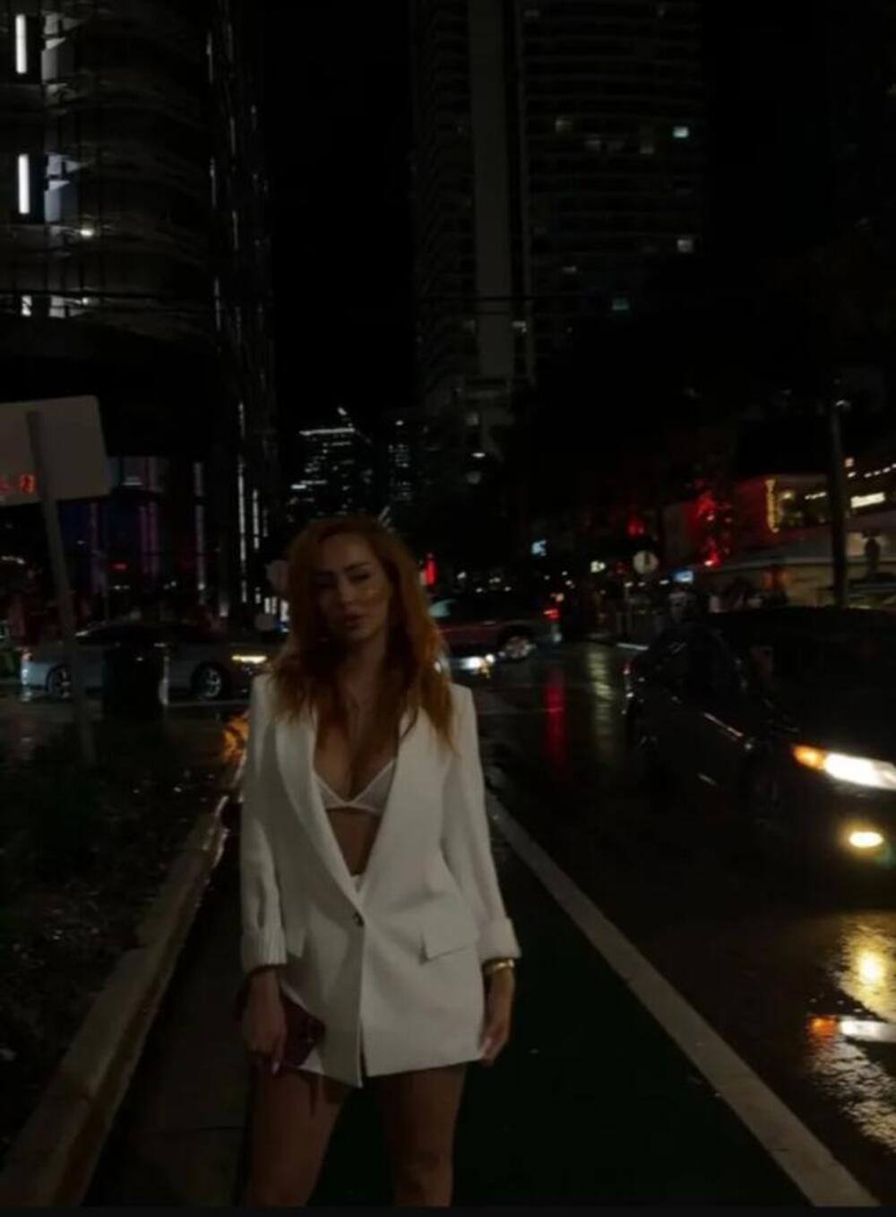 PROPALA JOJ VERIDBA, PA SE ODMAH BACILA U PROMET! Voditeljka Pinka izašla SAMO U BRUSU - čak je i Dušica reagovala