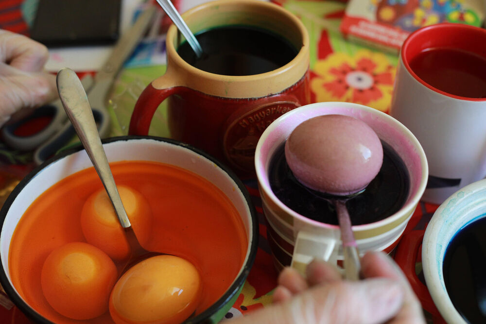 Farbanje jaja za Uskrs