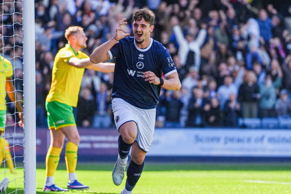 Slavlje Mihaila Ivanovića na utakmici Milvola i Norića u sezoni 2025/26 Čempionšipa