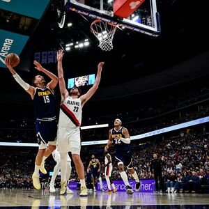 Portland imao +16 uz 25 trojki, ali je izgubio u Denveru posle produžetka i tripl-dabla Nikole Jokića (Video)