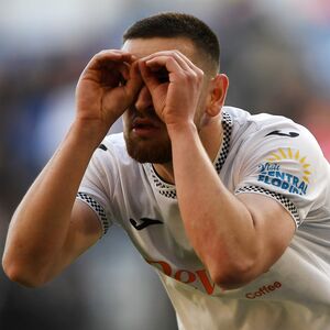 Crvena zvezda ga ispustila zbog 500.000 evra, a sada se pola Premijer lige otima oko njega (Video/Foto)