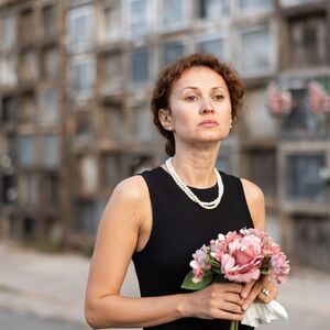 SAHRANILI SMO OCA, pa sam našla KOVERTU na kojoj je pisalo "OTVORI POSLE MOJE SMRTI": Svet mi se SRUŠIO U SEKUNDI!