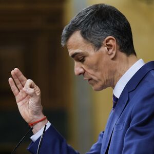 "ŠPANIJA NEĆE APLAUDIRATI ONIMA KOJI SU ZAPALILI SVET JER SU SE POJAVILI SA KANTOM VODE" Sančez o primirju u Iranu