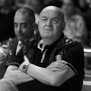 DEVET GODINA IŠAO NA DIJALIZU, NIJE IZDRŽAO DO KRAJA! SA OVIM BOLESTIMA SE BORIO DUŠKO VUJOŠEVIĆ! Potresno