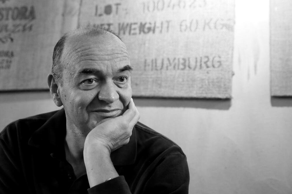 Grobari se opraštaju od Vujoševića: Plavi most, bakljada i poruka koja slama srce (VIDEO)