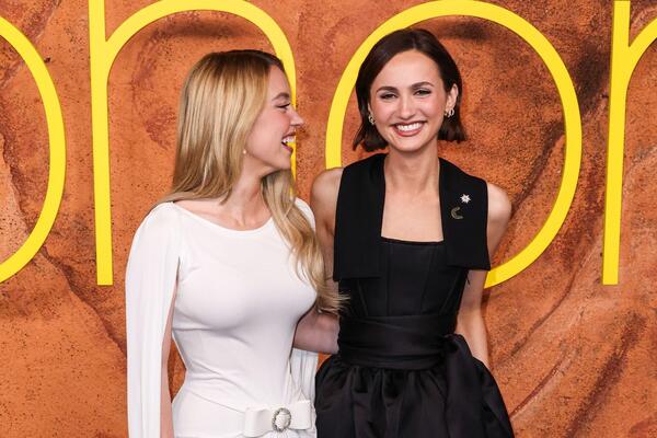 SVAKI POGLED SRBA KA NJENOM STRUKU BUDI PITANJE - KAKO JE MOGUĆE? Poprsje niko ne ferma, plavuša PREKUCALA IGRICU