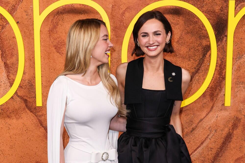 SVAKI POGLED SRBA KA NJENOM STRUKU BUDI PITANJE - KAKO JE MOGUĆE? Poprsje niko ne ferma, plavuša PREKUCALA IGRICU