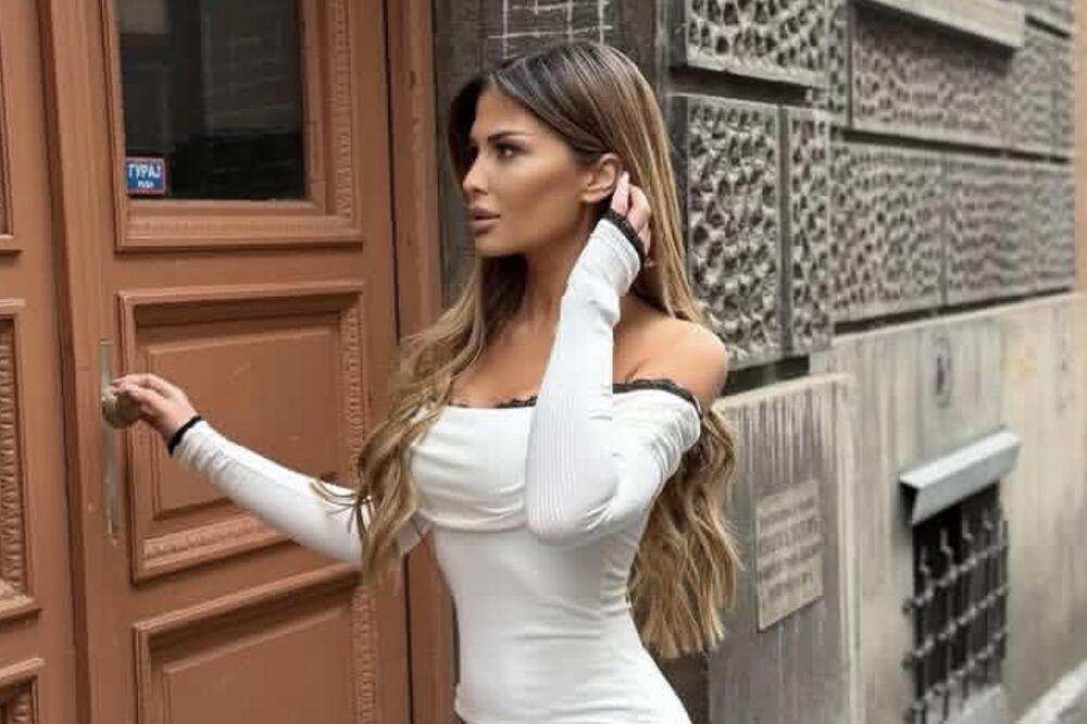 LEPA, ZGODNA, NEOPHODNA! Ana prošetala centrom Beograda i zabezeknula narod - minjak voditeljke Pinka glavna tema