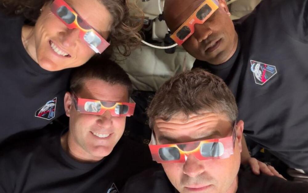 Artemis II na putu ka Zemlji: Neverovatna slika očarala svet, posada napustila uticaj Meseca! (FOTO)