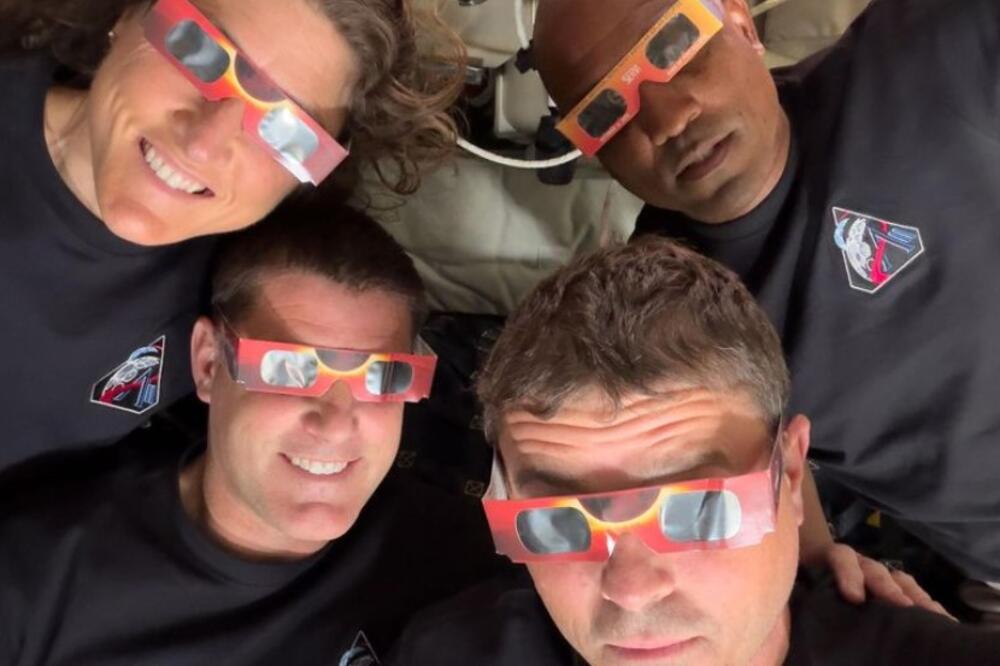 Artemis II na putu ka Zemlji: Neverovatna slika očarala svet, posada napustila uticaj Meseca! (FOTO)