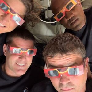 Artemis II na putu ka Zemlji: Neverovatna slika očarala svet, posada napustila uticaj Meseca! (FOTO)