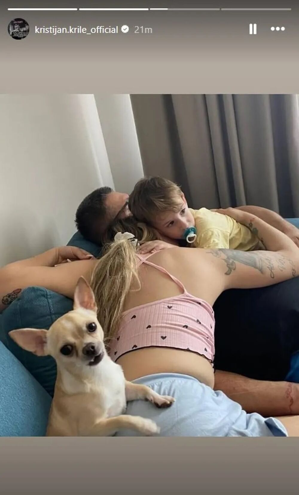 Golubović podelio sliku iz stana