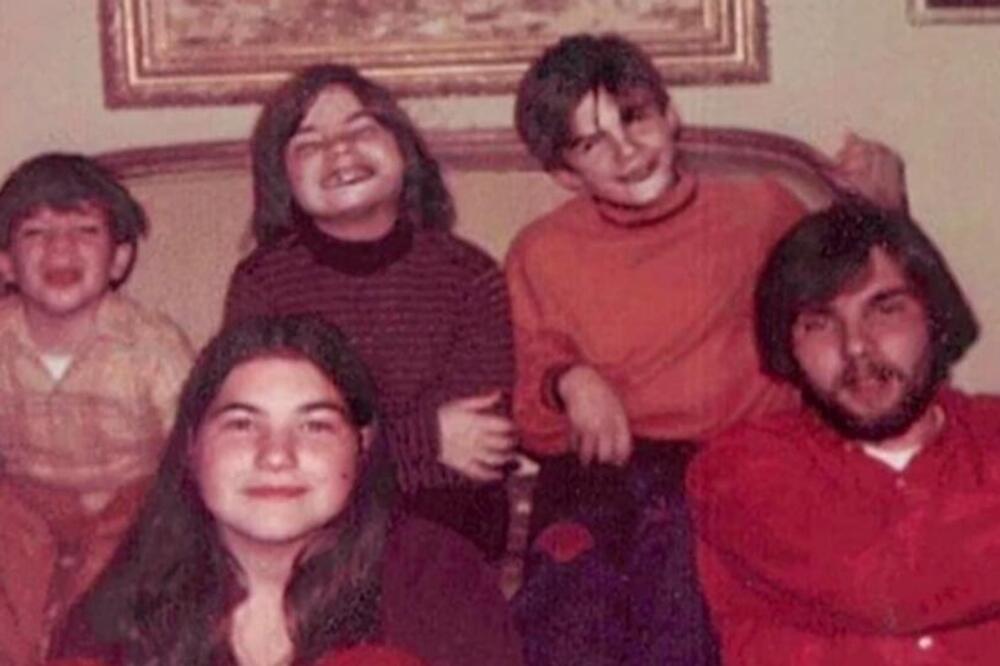 U 3:15 UBIO ŠESTORO ČLANOVA PORODICE, A ONDA JE USLEDIO PAKAO: Po kući se dešavale BIZARNE stvari a novi stanari...