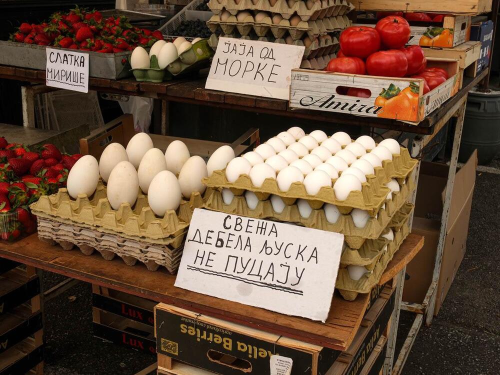 Prodaja jaja na pijacama pred Uskrs nikad gora! Prodavci ogorčeni, cena nije porasla ali ovo je razlog!