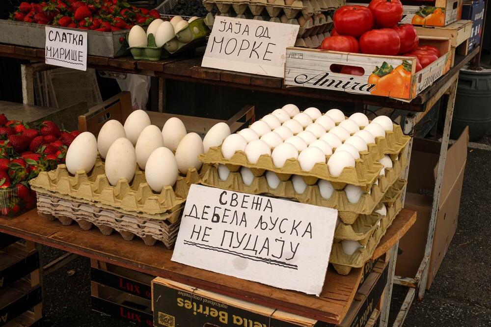 Prodaja jaja na pijacama pred Uskrs nikad gora! Prodavci ogorčeni, cena nije porasla ali ovo je razlog!