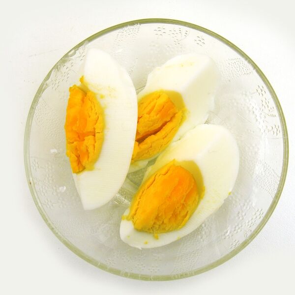 Ako vidite zelenu boju oko žumanceta na kuvanom jajetu, evo šta to znači: Iste sekunde uradite ovo!