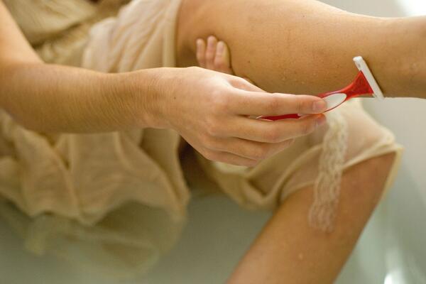 LEKAR OTKRIO KOJE DELOVE TELA SRBI RETKO PERU, PRAVE SE LUDI, PA NADRLJAJU: Zapostavljaju ovo pa navuku INFEKCIJE!