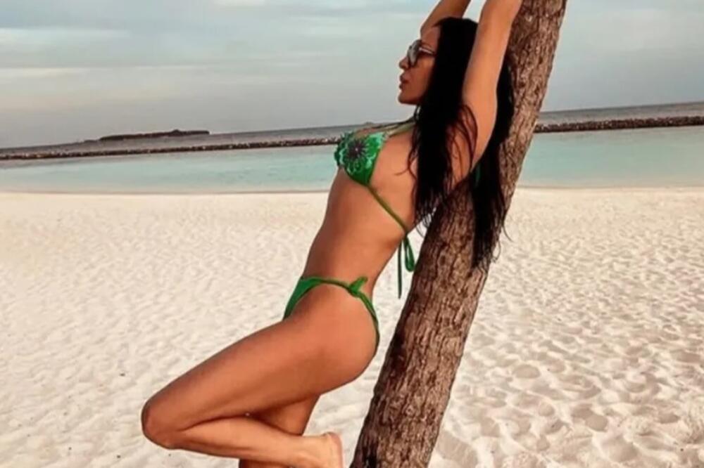 KO TO CECI ŠALJE POKLONE? Folkerki stiglo TAJNO PISMO, iscurio ceo sadržaj, a tek da vidite NA KOM JE JEZIKU